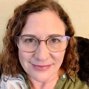 Meet your Posher, Laura